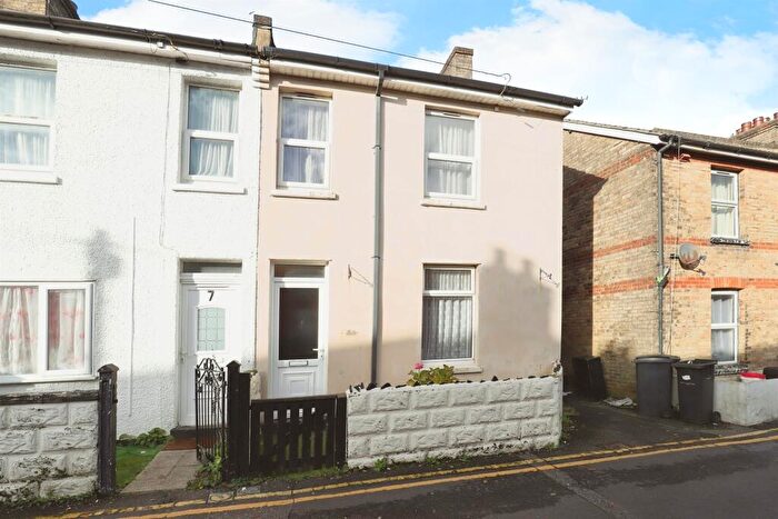 3 Bedroom End Of Terrace House For Sale In Stanley Road, Bournemouth, BH1