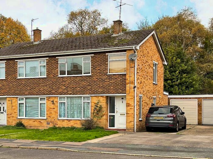 3 Bedroom Semi-Detached House To Rent In Avon Close, Farnborough, GU14