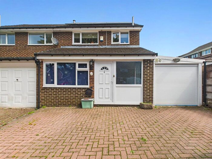 3 Bedroom Semi-Detached House For Sale In Somerset Close, Buxton, SK17