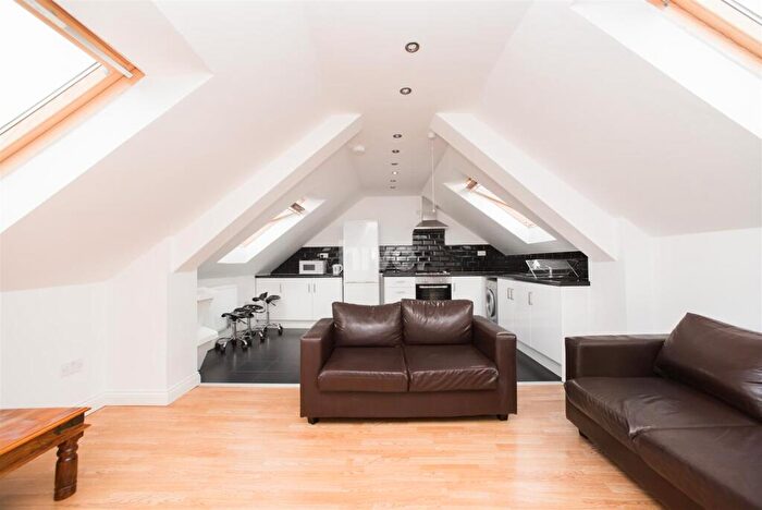 4 Bedroom Flat To Rent In Fenham Road, Fenham, Newcastle Upon Tyne, NE4