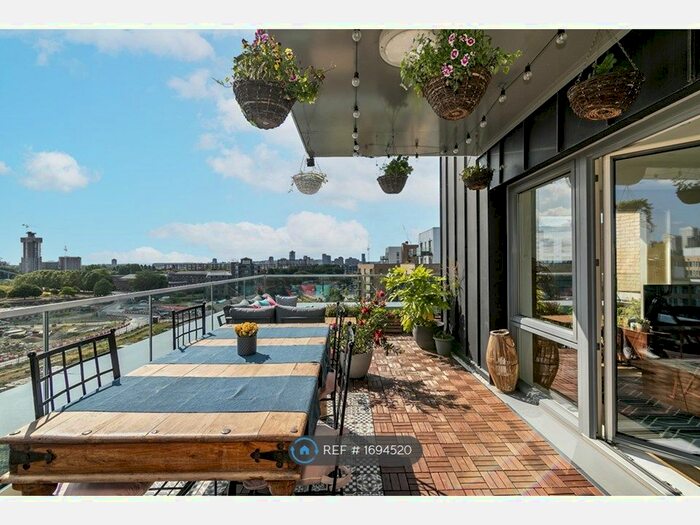 2 Bedroom Flat To Rent In Bramble Path, London, E3