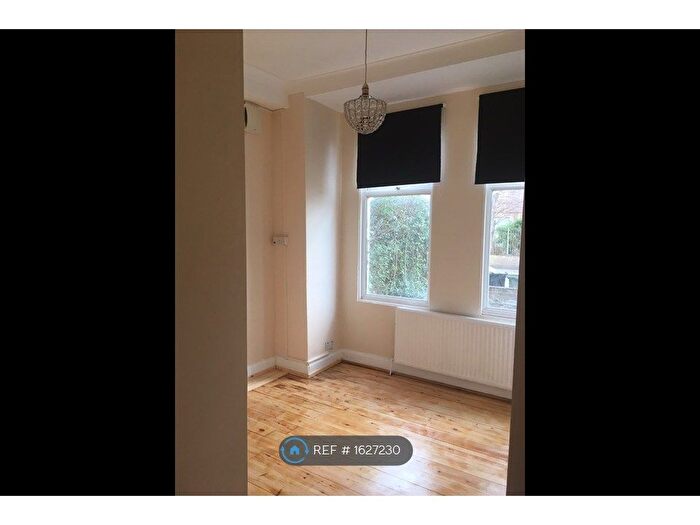 2 Bedroom Flat To Rent In Buckleigh Road, Streatham, SW16