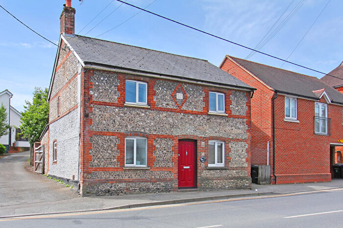2 Bedroom Flat For Sale In Andover Road, Ludgershall, Wiltshire, SP11