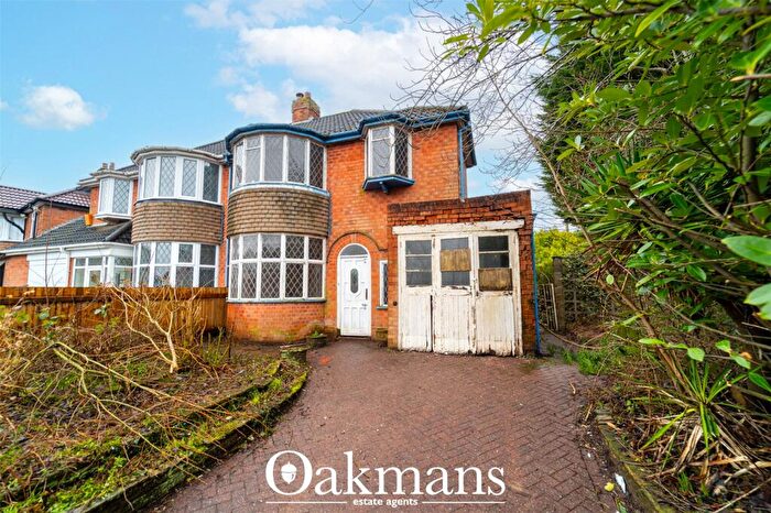 3 Bedroom Semi Detached House For Sale In Yarningale Road, Birmingham, West Midlands, B14