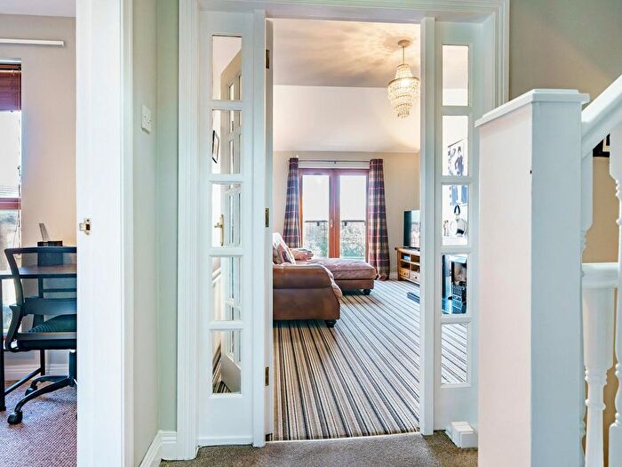 3 Bedroom Flat To Rent In Stranmillis, BT9