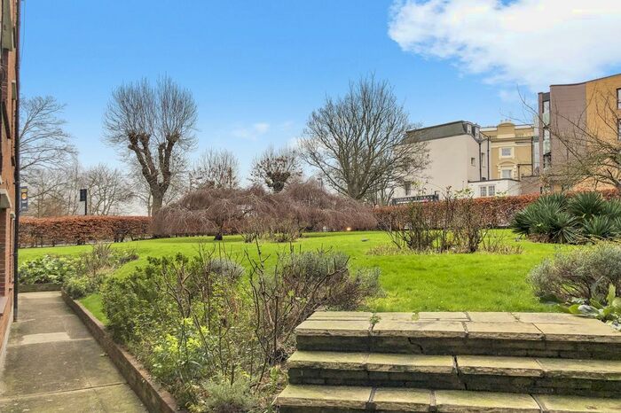 3 Bedroom Flat To Rent In Queens Drive, Finsbury Park, N4