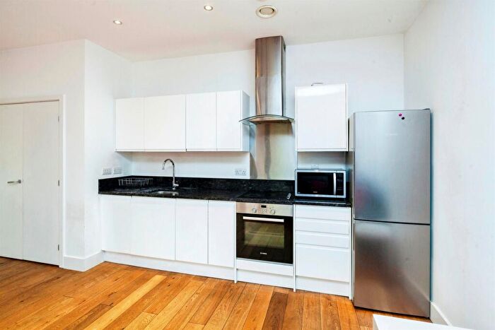 1 Bedroom Flat For Sale In High Street, Slough, SL1