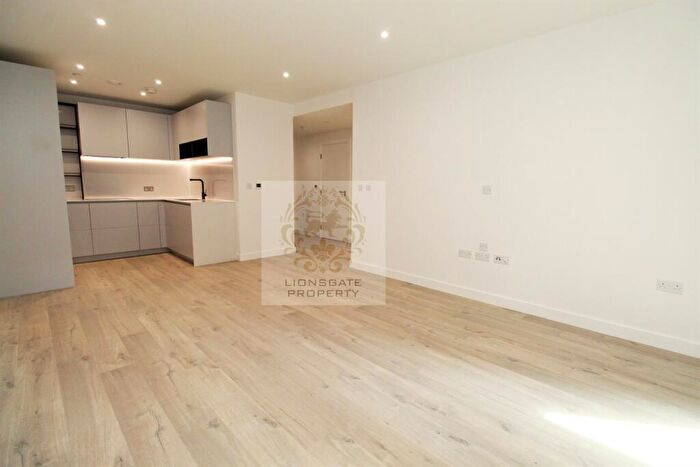 1 Bedroom Apartment To Rent In Hawker House, N4