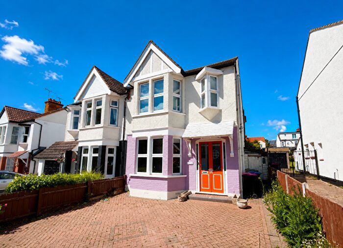 3 Bedroom Semi-Detached House For Sale In Kensington Road, Southend-on-sea, SS1