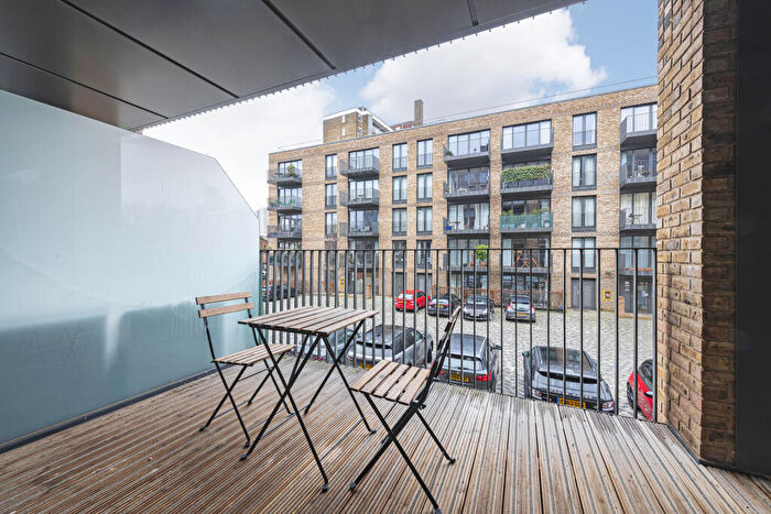 2 Bedroom Apartment To Rent In Cobalt Place, SW11