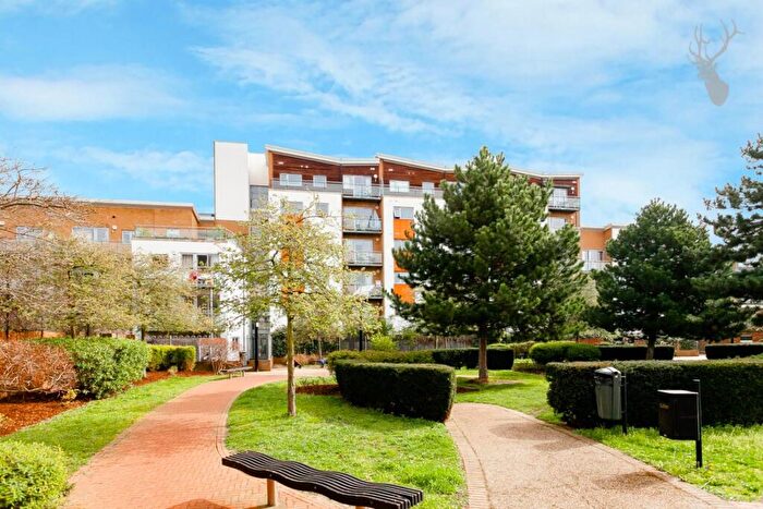 2 Bedroom Apartment To Rent In Violet Road, Bow, E3