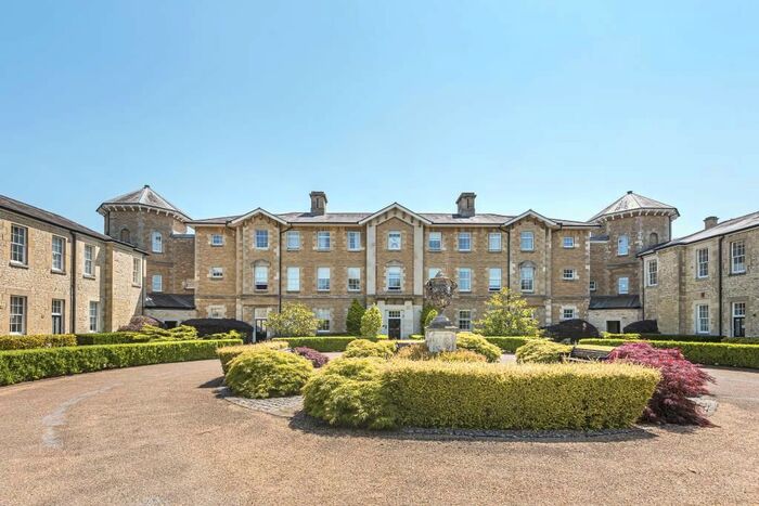 2 Bedroom Flat To Rent In St. Georges Manor, Oxford OX4