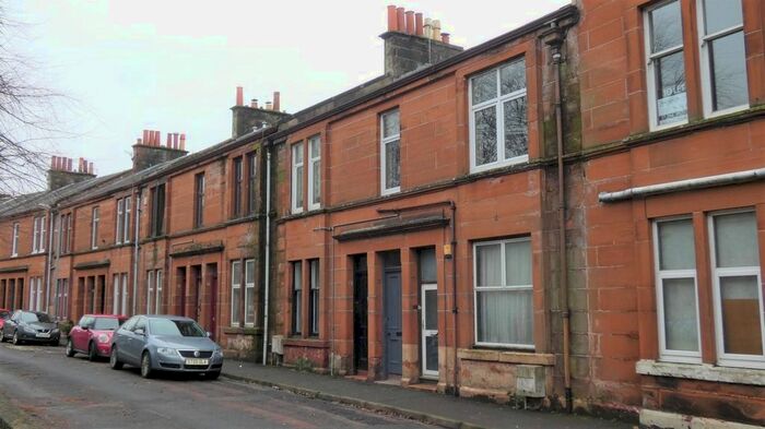 3 Bedroom Flat To Rent In Seamore Street, North Ayrshire, Largs KA30