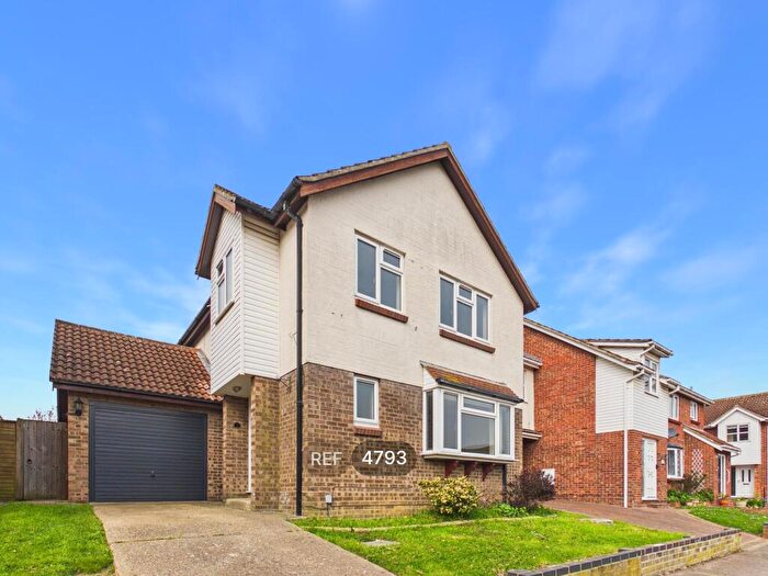 4 Bedroom Property To Rent In Goldfinch Close, Colchester, CO4