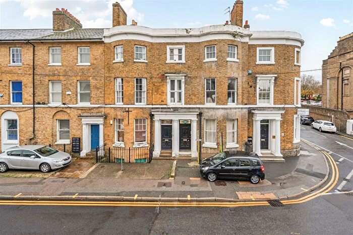 1 Bedroom Flat For Sale In King Street, Maidstone, ME14