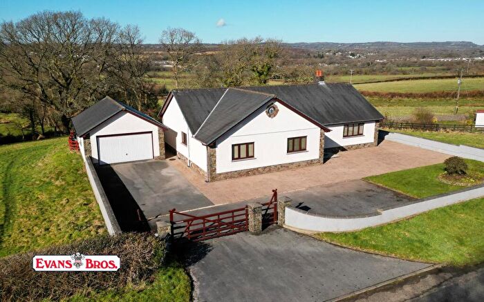 3 Bedroom Smallholding For Sale In Maerdy Road, Ammanford, SA18