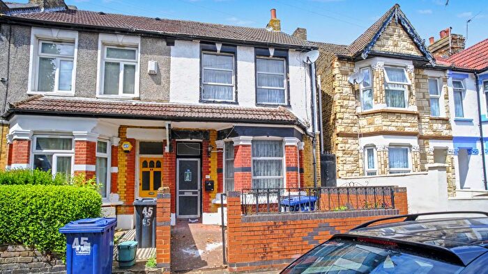 3 Bedroom Property For Sale In Tudor Road, Southall, Greater London, UB1