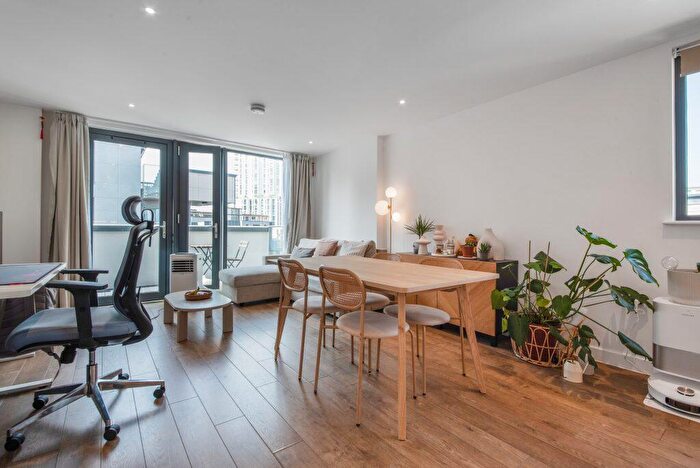 2 Bedroom Flat To Rent In Waterside Way, Tottenham Hale, N17