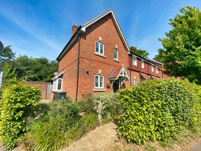 2 Bedroom End Of Terrace House To Rent In Oakrise Gardens, Ridgewood, Uckfield, TN22