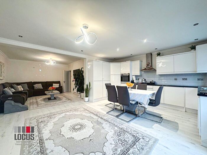 4 Bedroom Terraced House To Rent In Fairview Close, Walthamstow, E17