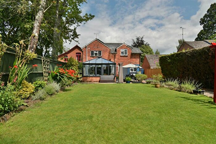 4 Bedroom Semi-Detached House For Sale In Woolton Hill, Newbury, RG20