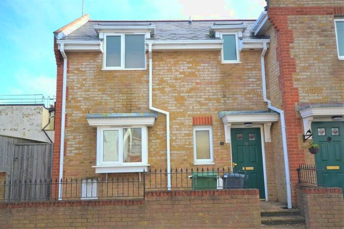 2 Bedroom Semi-Detached House To Rent In Landguard Road, Shanklin, PO37