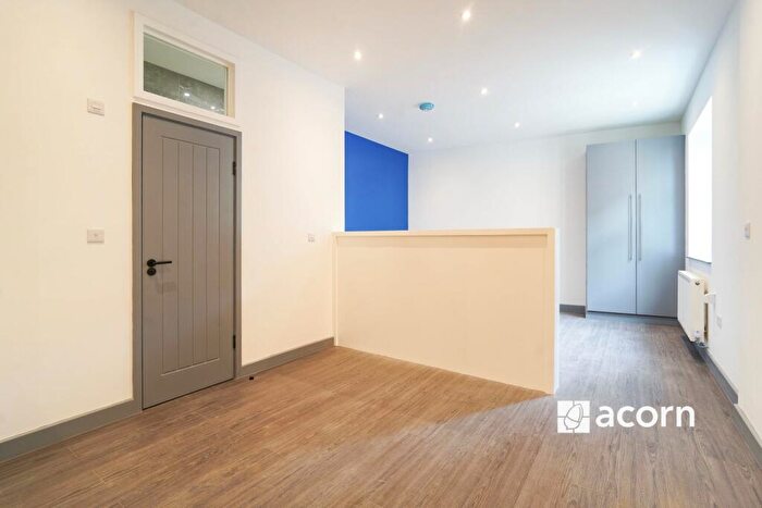 Flat To Rent In New Studios & One Bedroom Apartments, SE5