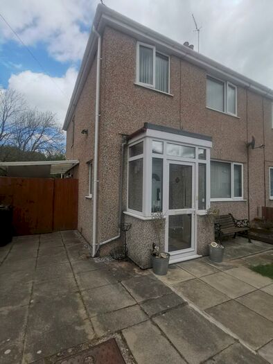 3 Bedroom Semi-Detached House To Rent In Bryn Marl Road, Mochdre, LL28