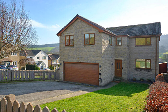 4 Bedroom Detached House For Sale In Harewell Close, Harrogate, HG3