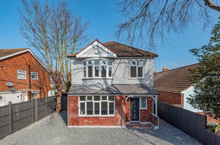 4 Bedroom Detached House To Rent In Lessness Park Belvedere, DA17