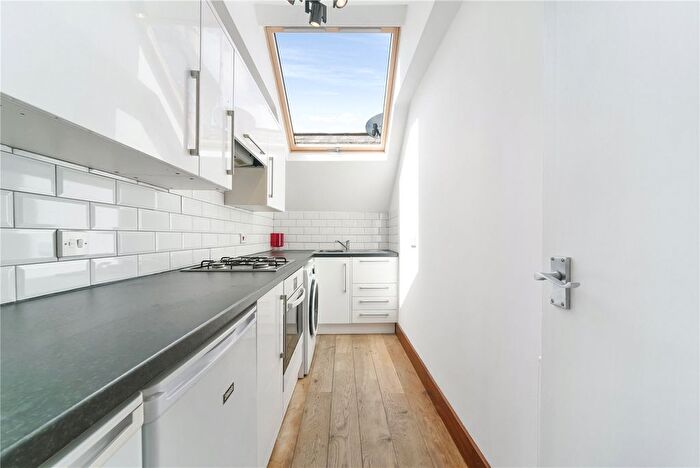 2 Bedroom Flat To Rent In Werter Road, Putney, London, SW15