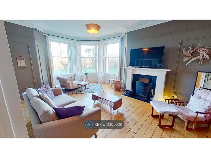 3 Bedroom Flat To Rent In Warrender Park Terrace, Edinburgh, EH9