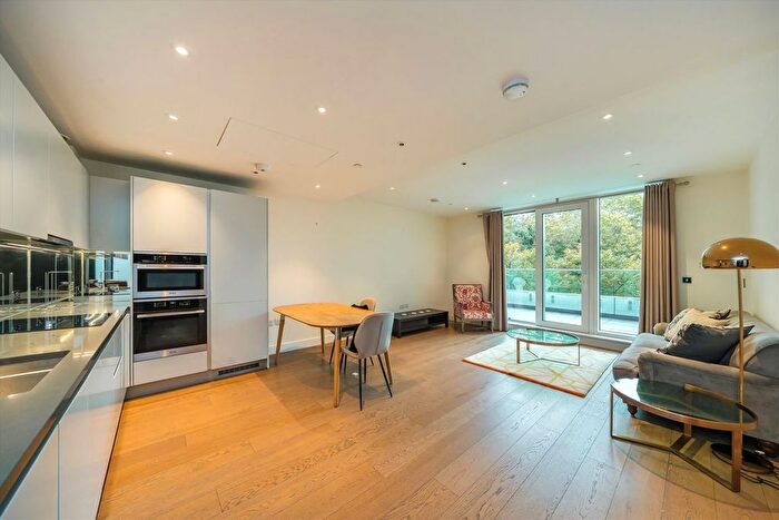 2 Bedroom Flat To Rent In Queenstown Road, Queenstown Road, SW11