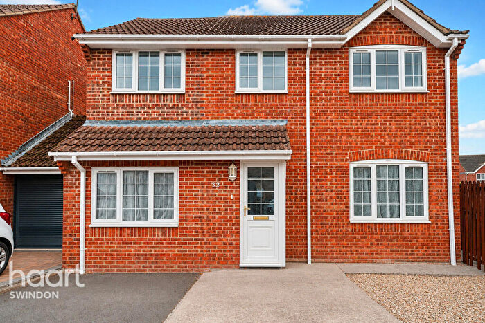 4 Bedroom Detached House For Sale In Webbs Wood, Swindon, SN5