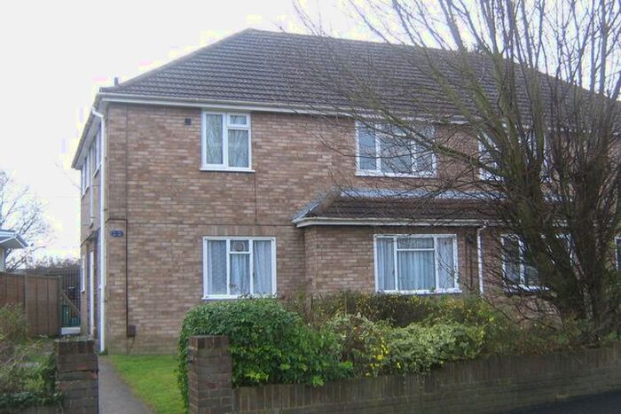 Studio To Rent In Adrossan Gardens, Worcester Park KT4