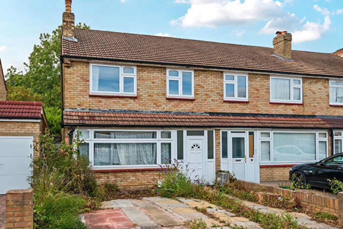 3 Bedroom End Of Terrace House For Sale In Madeline Road, London, SE20