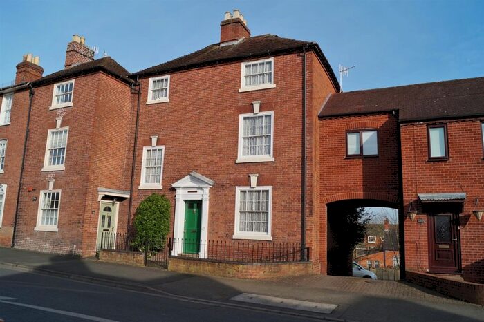 3 Bedroom Town House To Rent In Henwick Road, St Johns, Worcester, WR2