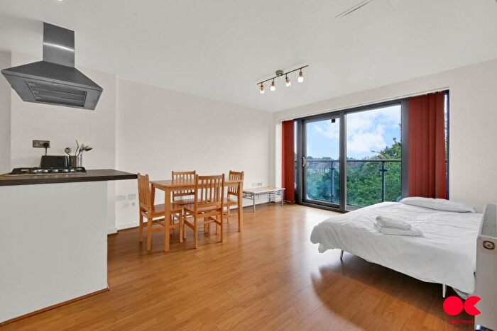 1 Bedroom Flat For Sale In Buckingham Road, Leyton, E10