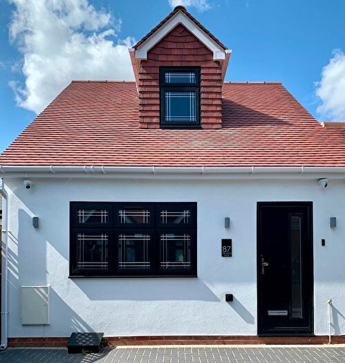 2 Bedroom Bungalow To Rent In Holmwood Road, Ilford, IG3