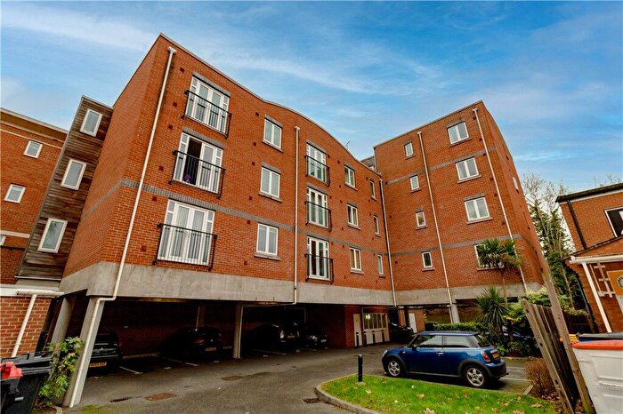 2 Bedroom Flat To Rent In Delta Court, Grenfell Road, Maidenhead, SL6