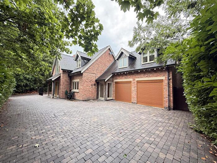 4 Bedroom Detached House For Sale In The Sycamores, Burton Road, Tutbury, DE13