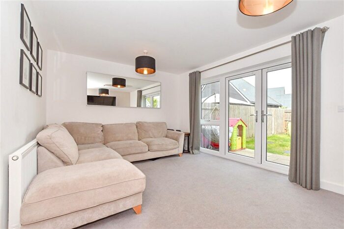 3 Bedroom Terraced House For Sale In Conningbrook Avenue, Kennington, Ashford, Kent, TN24