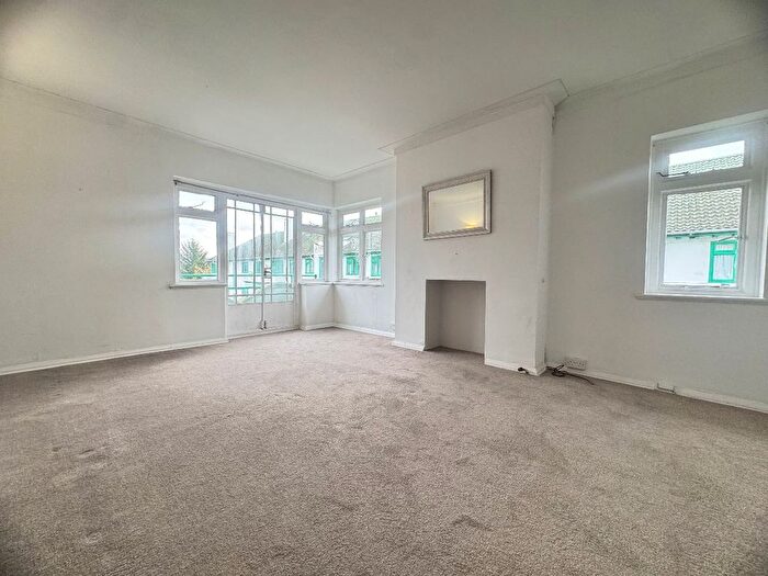 2 Bedroom Flat To Rent In Elm Park Court, Elm Park Road, Pinner, HA5