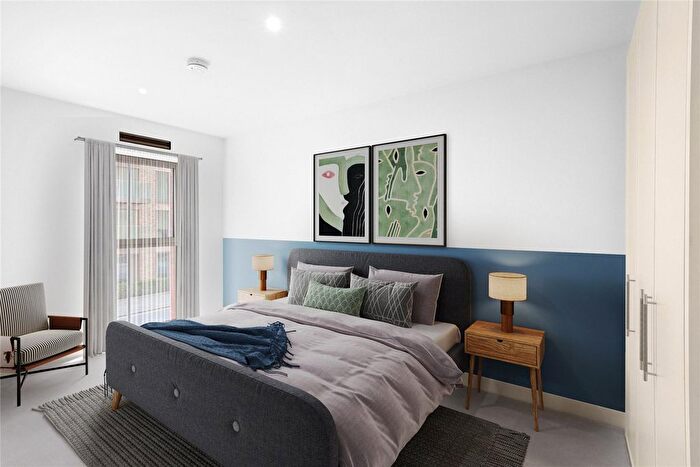 3 Bedroom Flat For Sale In Royal Crest Avenue, London, E16