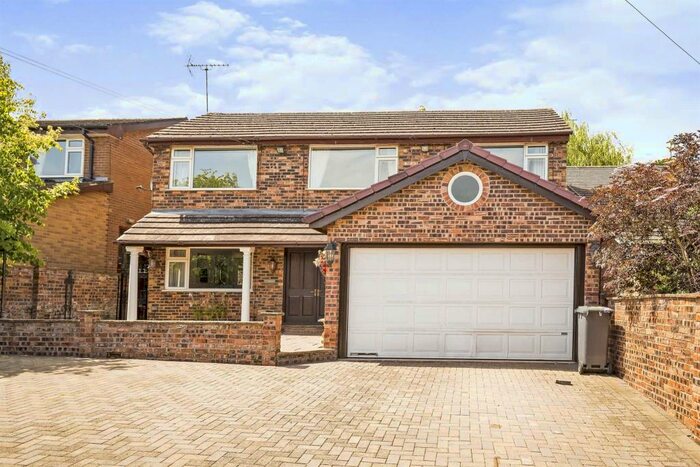 5 Bedroom Detached House For Sale In Beauty Bank, Darnhall, Winsford, CW7
