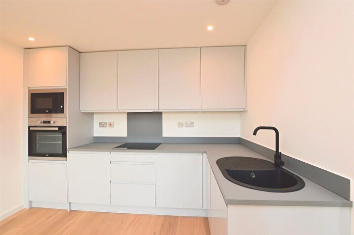 1 Bedroom Flat To Rent In Bowman Mews, London, SW18