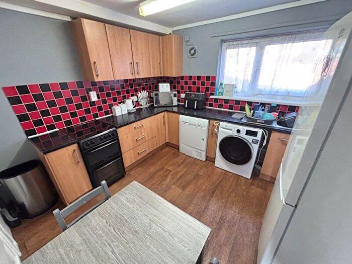 2 Bedroom Flat For Sale In Pine Green, Gorleston, NR31