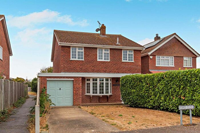 3 Bedroom Detached House For Sale In Ashes Close, Walton On The Naze, CO14