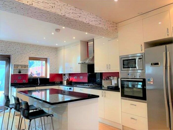 3 Bedroom Terraced House To Rent In Empire Road, Perivale, Greenford, UB6