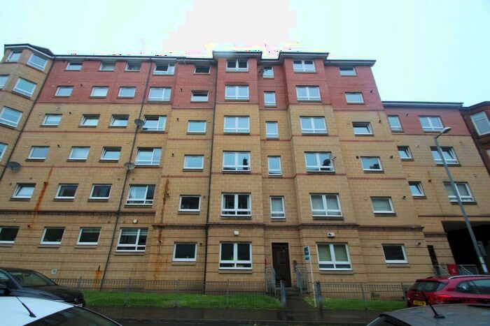 2 Bedroom Apartment To Rent In Roslea Drive, Dennistoun, G31